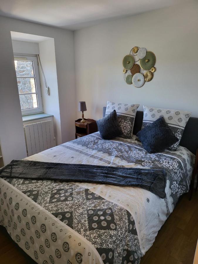 Les Appartements Du Marche Динан Екстериор снимка