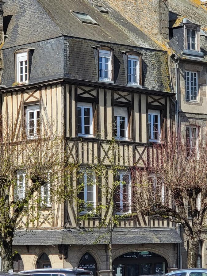 Les Appartements Du Marche Динан Стая снимка