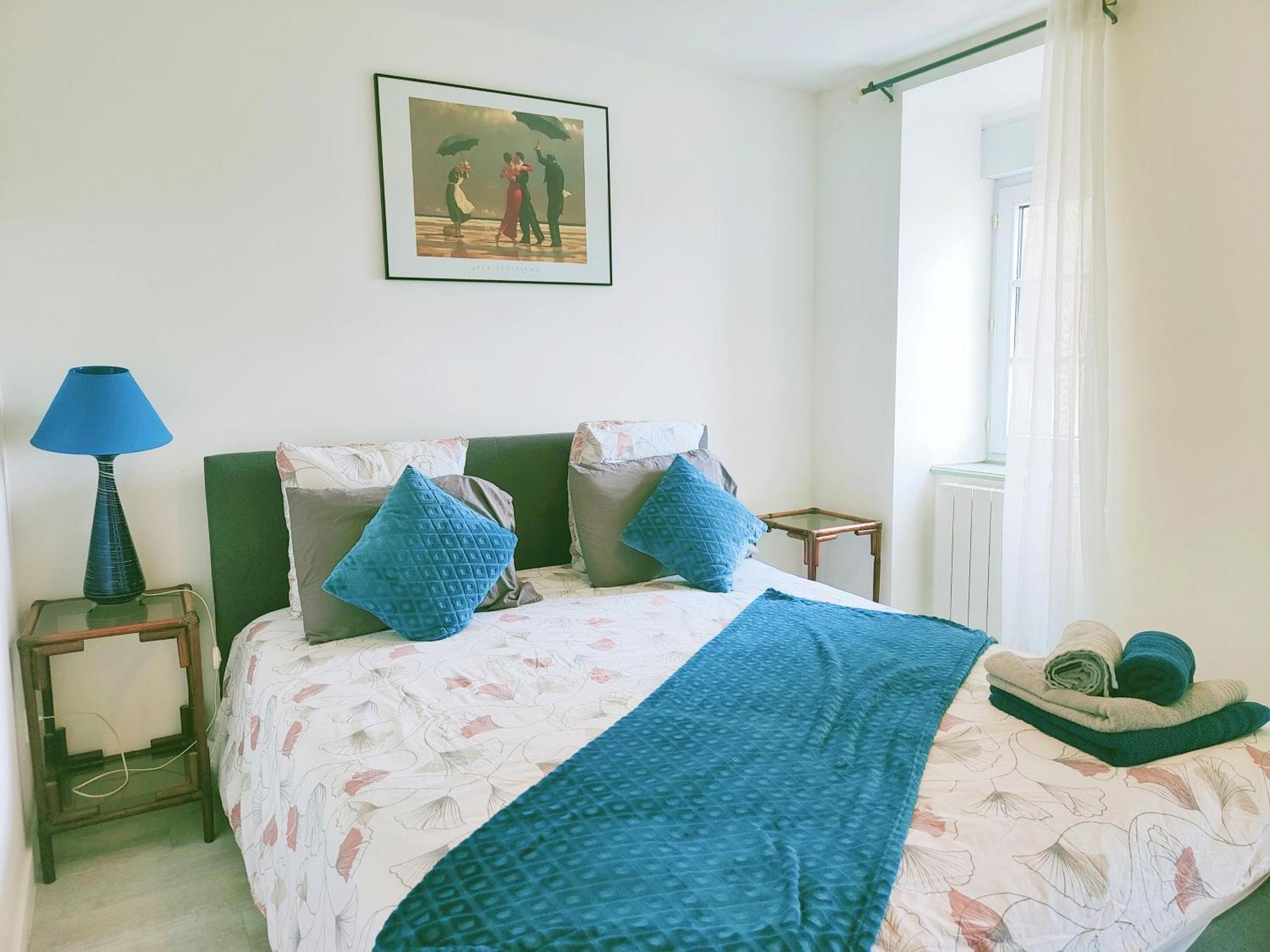 Les Appartements Du Marche Динан Екстериор снимка